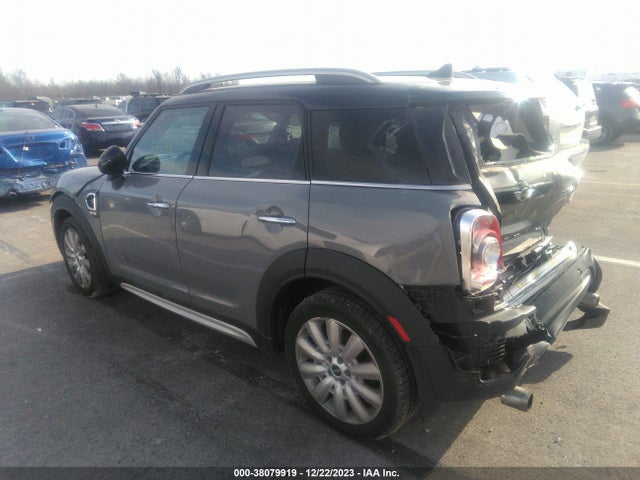 2018 MINI COUNTRYMAN WMZYT5C32J3E61376 Photo 2