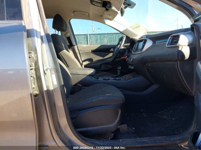 2018 KIA SORENTO 2.4L LX VIN: 5XYPG4A31JG384084