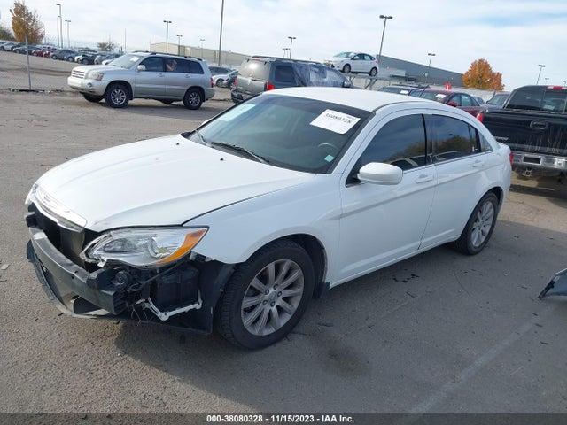 1C3CCBBG1EN144732 Chrysler 200 Touring