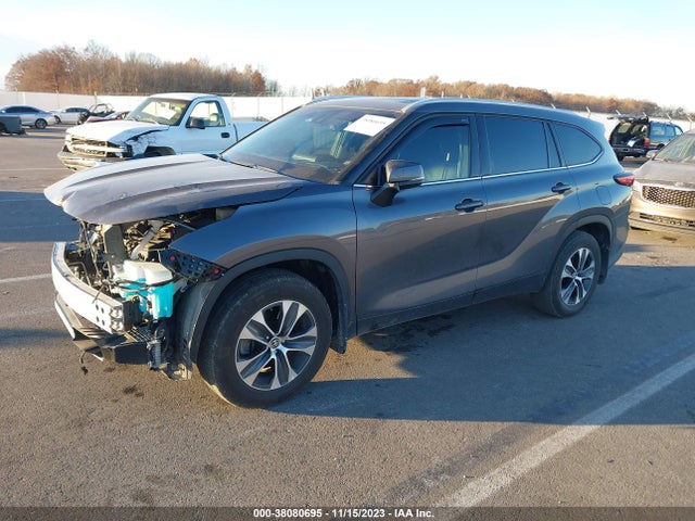 Toyota Highlander Xle 2022 5TDHZRBH3NS578114 Image 2