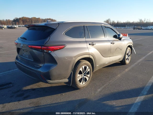 Toyota Highlander Xle 2022 5TDHZRBH3NS578114 Image 4