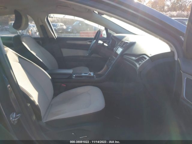 3FA6P0HD7KR107942 Ford FUSION SE