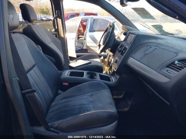2C4RDGEG0KR759878 Dodge Grand Caravan Gt