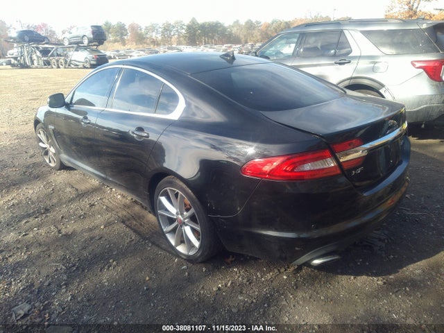 2015 JAGUAR XF SAJWA0F7XF8U49063 Photo 2