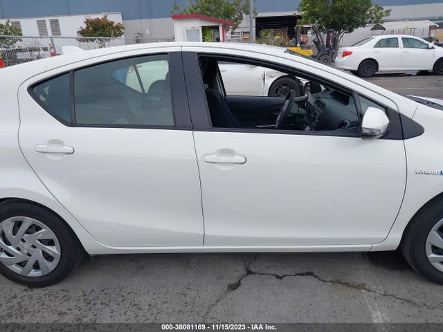 Toyota Prius C Two 2015 JTDKDTB36F1110317 Image 14