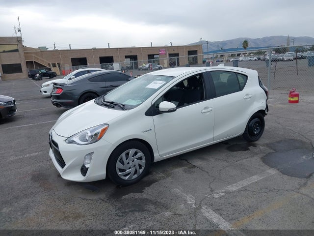 Toyota Prius C Two 2015 JTDKDTB36F1110317 Image 2