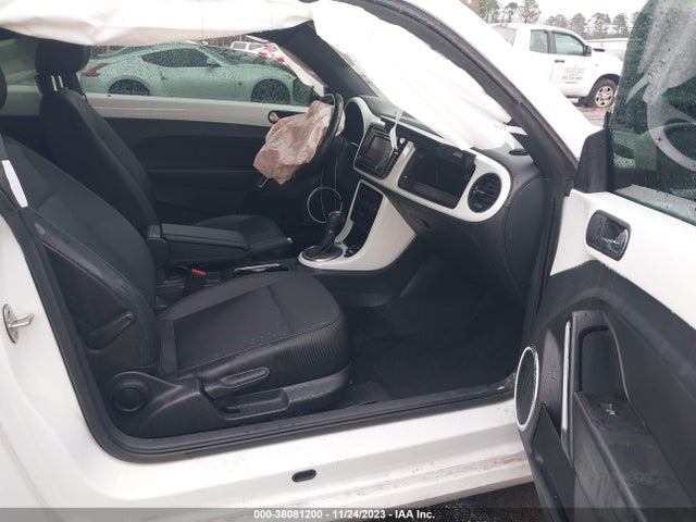 3VWJD7AT0KM719031 Volkswagen Beetle 2.0t Se
