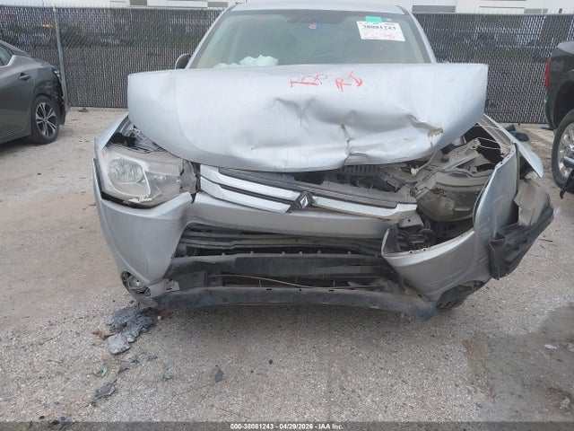 Продаж на аукціоні авто 2015 Mitsubishi Outlander Se, vin: JA4AD3A39FZ013430, номер лоту: 38081243