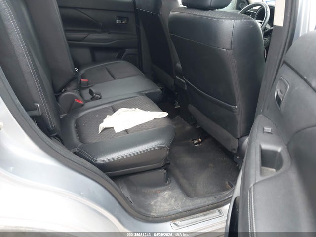 Продаж на аукціоні авто 2015 Mitsubishi Outlander Se, vin: JA4AD3A39FZ013430, номер лоту: 38081243