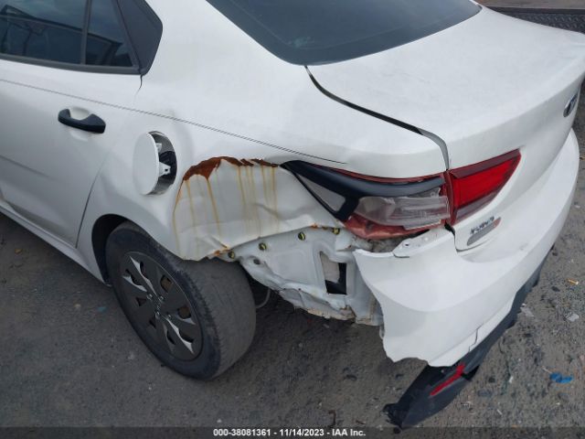 3KPA24AB4JE058742 KIA RIO LX