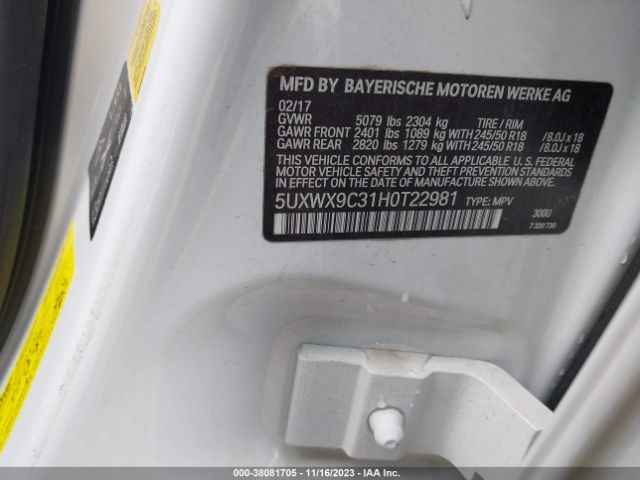 2017 BMW X3 5UXWX9C31H0T22981 Photo 8