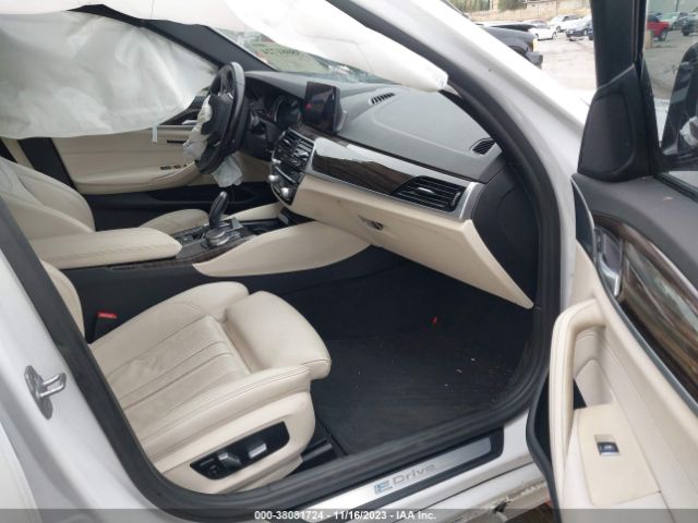 WBAJA9C56KB393617 BMW 530e Iperformance