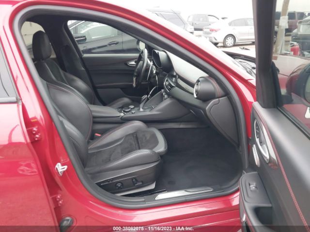 2017 ALFA ROMEO GIULIA ZARFAEAV2H7559668 Photo 4
