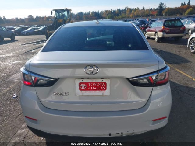 3MYDLBYV1KY521212 Toyota YARIS LE