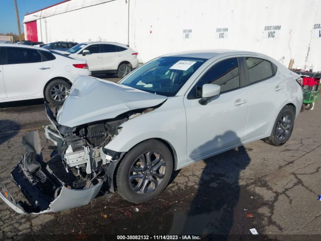 3MYDLBYV1KY521212 Toyota YARIS LE