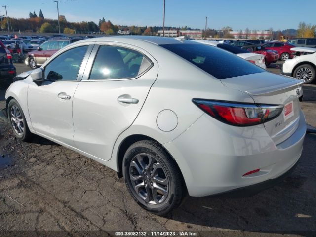 3MYDLBYV1KY521212 Toyota YARIS LE
