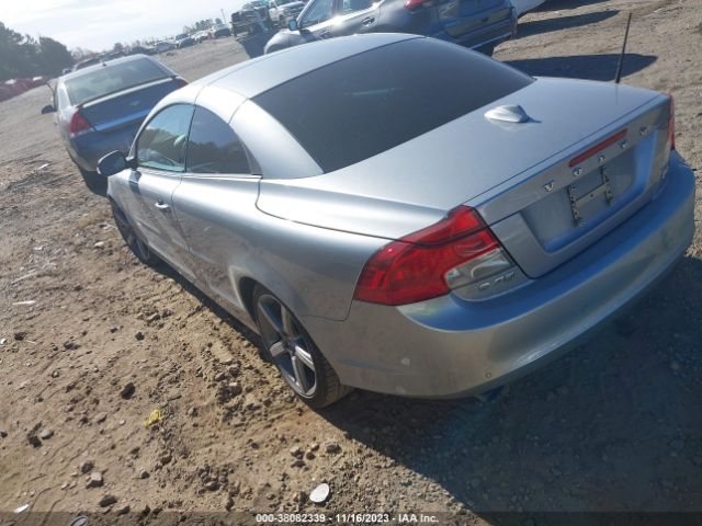 2011 VOLVO C70 YV1672MC8BJ119427 Photo 2