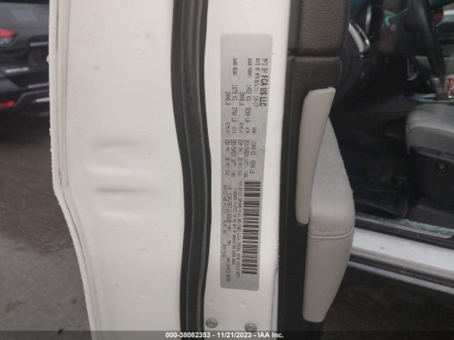 2018 JEEP GRAND CHEROKEE 1C4RJFBG7JC163228 Photo 8