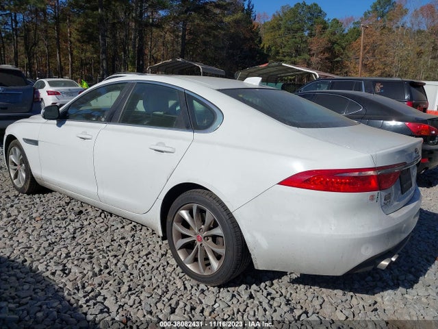 2017 JAGUAR XF SAJBJ4BN6HCY33397 Photo 2