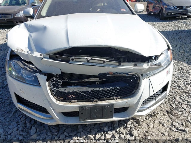 2017 JAGUAR XF SAJBJ4BN6HCY33397 Photo 5