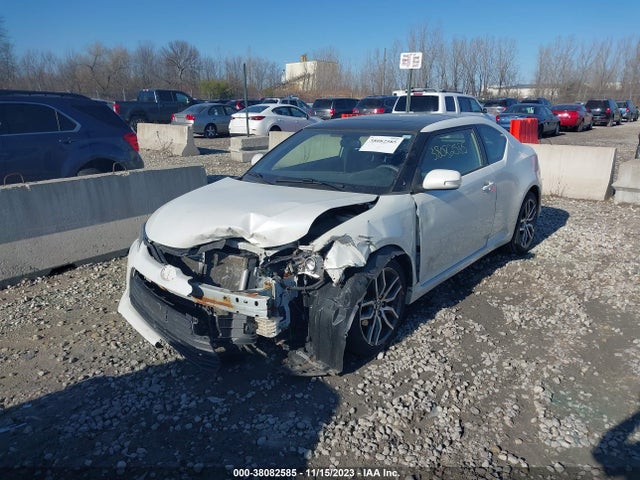 38082585 :رقم المزاد ، JTKJF5C7XGJ018561 vin ، 2016 Scion Tc مزاد بيع