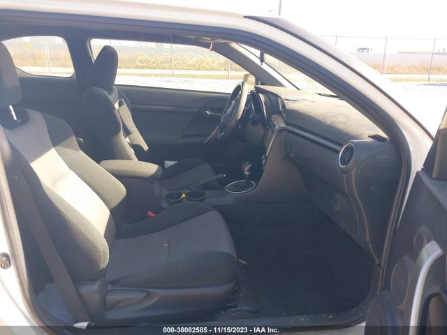 38082585 :رقم المزاد ، JTKJF5C7XGJ018561 vin ، 2016 Scion Tc مزاد بيع