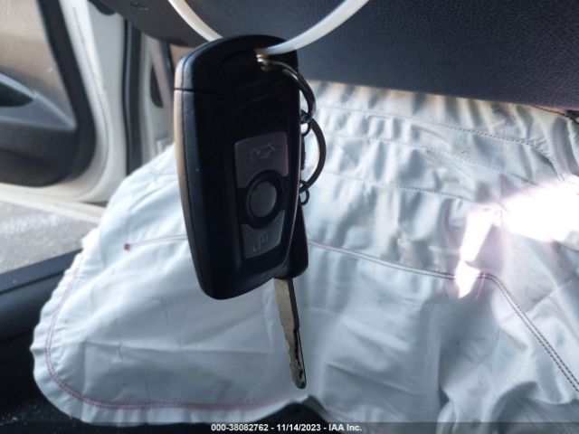 WBA3B1C52FK136628 BMW 3 Series 320i
