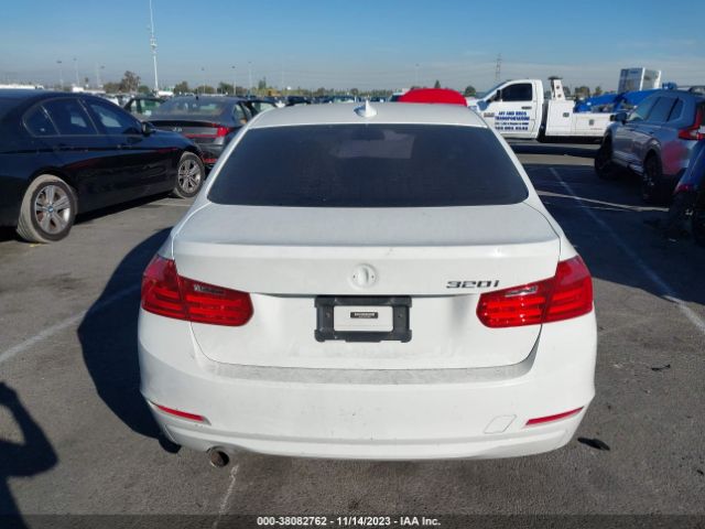 WBA3B1C52FK136628 BMW 3 Series 320i