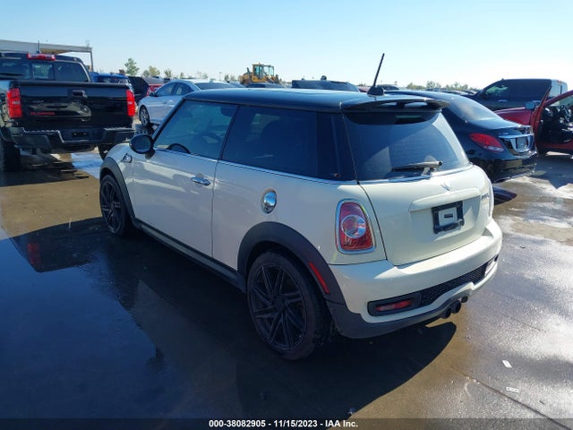 2013 MINI HARDTOP WMWSV3C52DT477355 Photo 2
