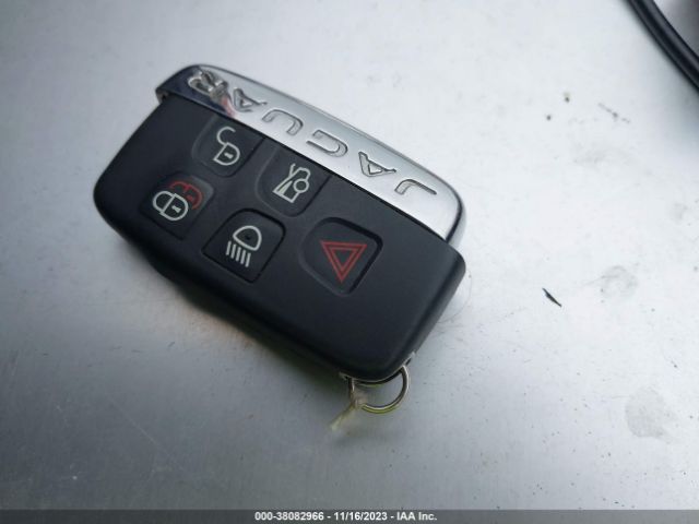 2019 JAGUAR XF SAJBE4FX4KCY80807 Photo 10