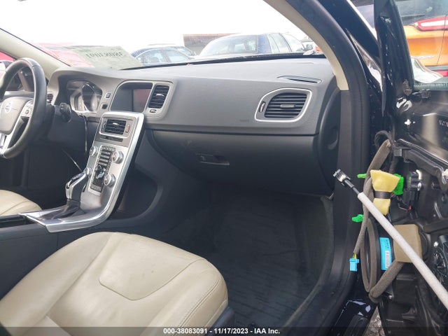 2017 VOLVO V60 T5 PREMIER VIN: YV140MEK7H1371451