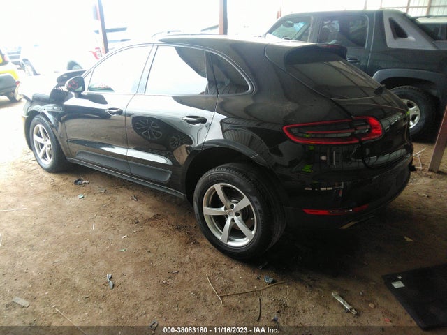2018 PORSCHE MACAN WP1AA2A50JLB02310 Photo 2