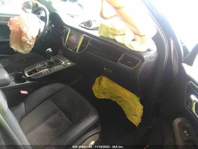 2018 PORSCHE MACAN WP1AA2A50JLB02310 Photo 4