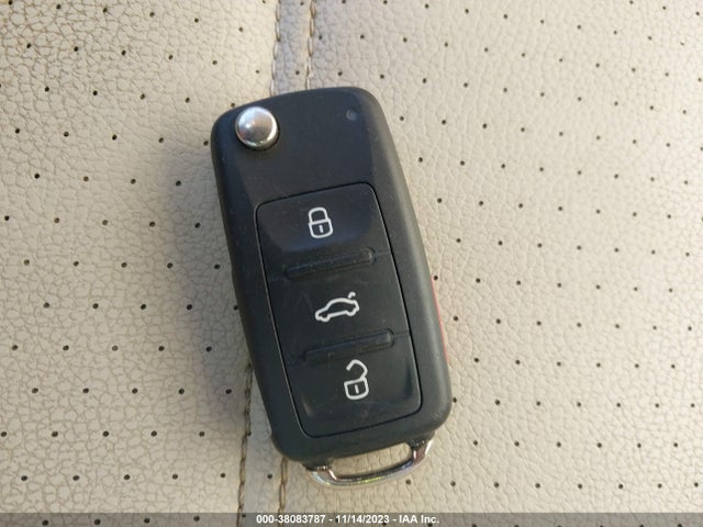 2014 VOLKSWAGEN JETTA 1.8T SE VIN: 3VWD17AJ3EM335124