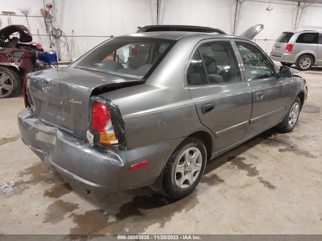 2005 HYUNDAI ACCENT GLS VIN: KMHCG45C05U595074