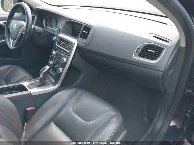2016 VOLVO V60 T5 DRIVE-E PREMIER VIN: YV140MEK8G1304968