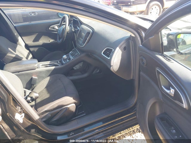 Chrysler 200 Limited 2015 1C3CCCABXFN695934 Image 5