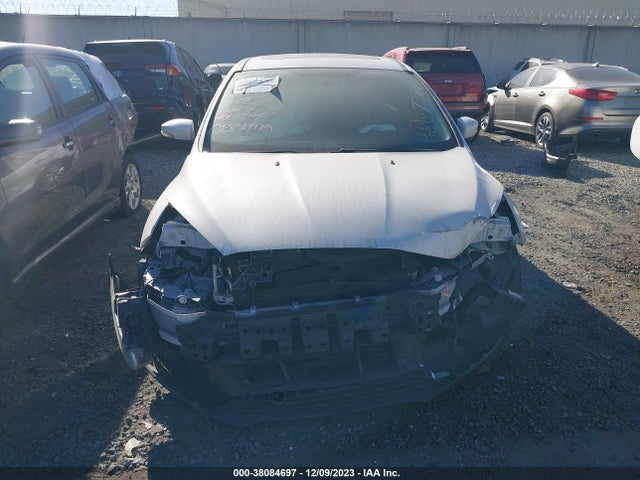 2017 FORD FOCUS TITANIUM VIN: 1FADP3J28HL264985