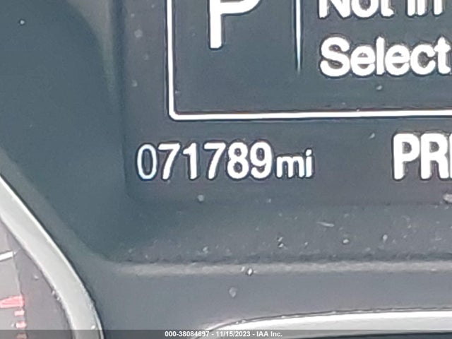 2017 FORD FOCUS TITANIUM VIN: 1FADP3J28HL264985
