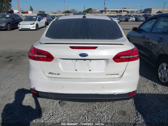 2017 FORD FOCUS TITANIUM VIN: 1FADP3J28HL264985