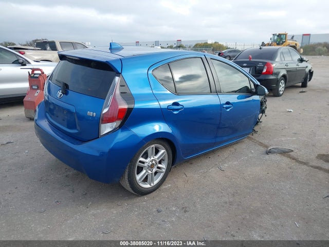 Toyota Prius C One 2015 JTDKDTB32F1107074 Image 4