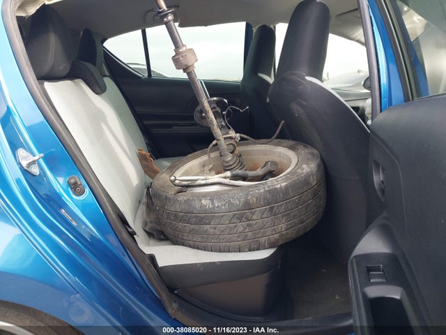 Toyota Prius C One 2015 JTDKDTB32F1107074 Image 8