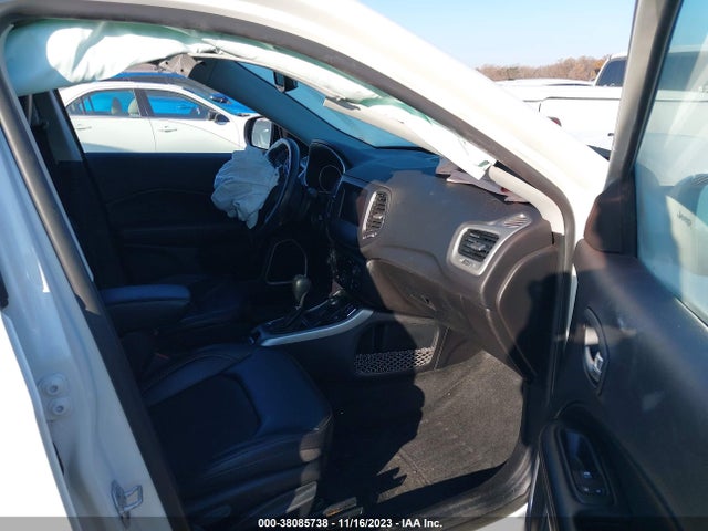 2019 JEEP COMPASS LATITUDE 4X4 VIN: 3C4NJDBB6KT806648