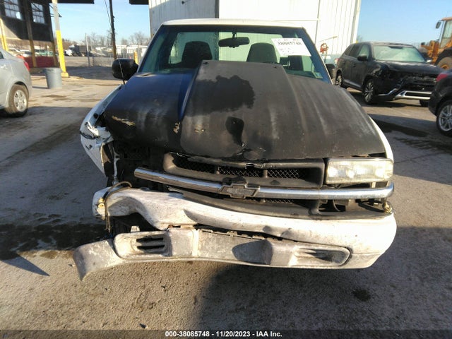 2001 CHEVROLET S-10 LS VIN: 1GCCS145418260357