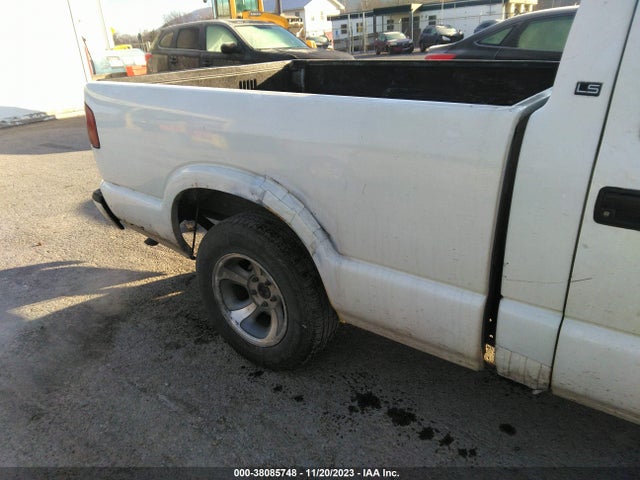2001 CHEVROLET S-10 LS VIN: 1GCCS145418260357