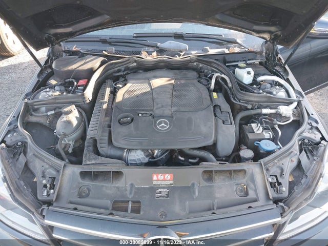 2014 MERCEDES-BENZ C 300 SPORT 4MATIC/LUXURY 4MATIC VIN: WDDGF8AB8EG177038