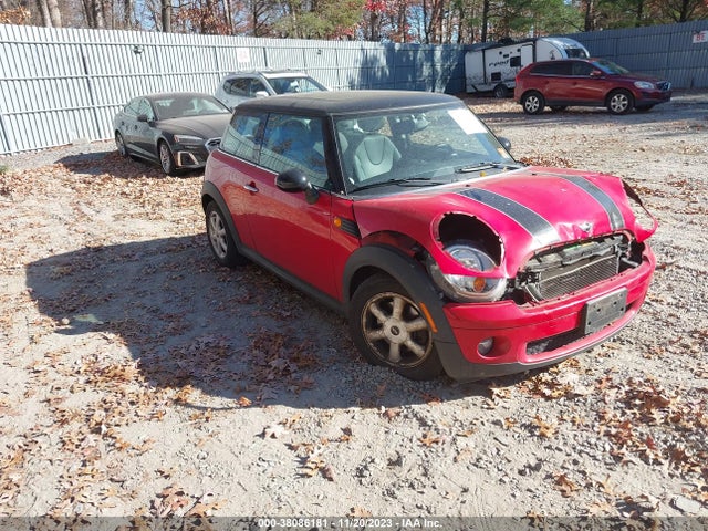 2008 MINI COOPER WMWMF33548TT67953 Photo 0