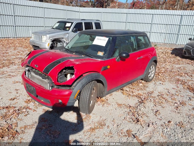 2008 MINI COOPER WMWMF33548TT67953 Photo 1