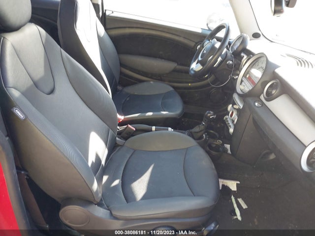 2008 MINI COOPER WMWMF33548TT67953 Photo 4