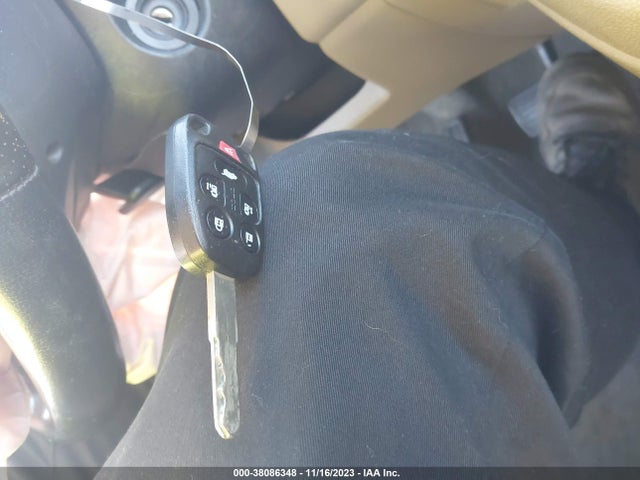 2011 HONDA ODYSSEY EX-L VIN: 5FNRL5H62BB095914